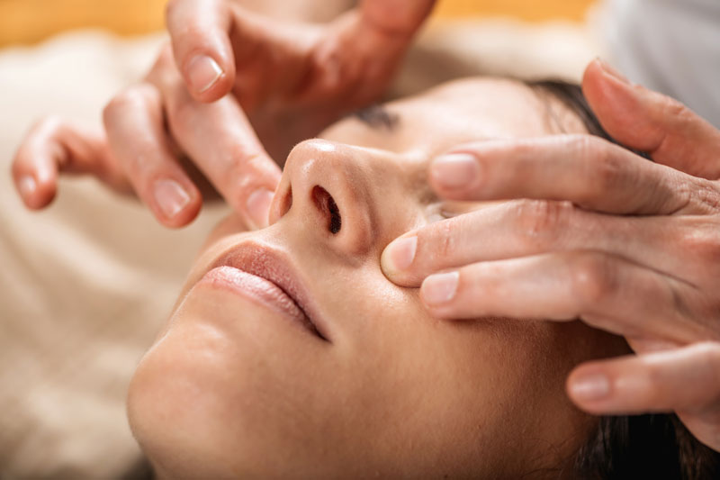 sinus-allergy-massage